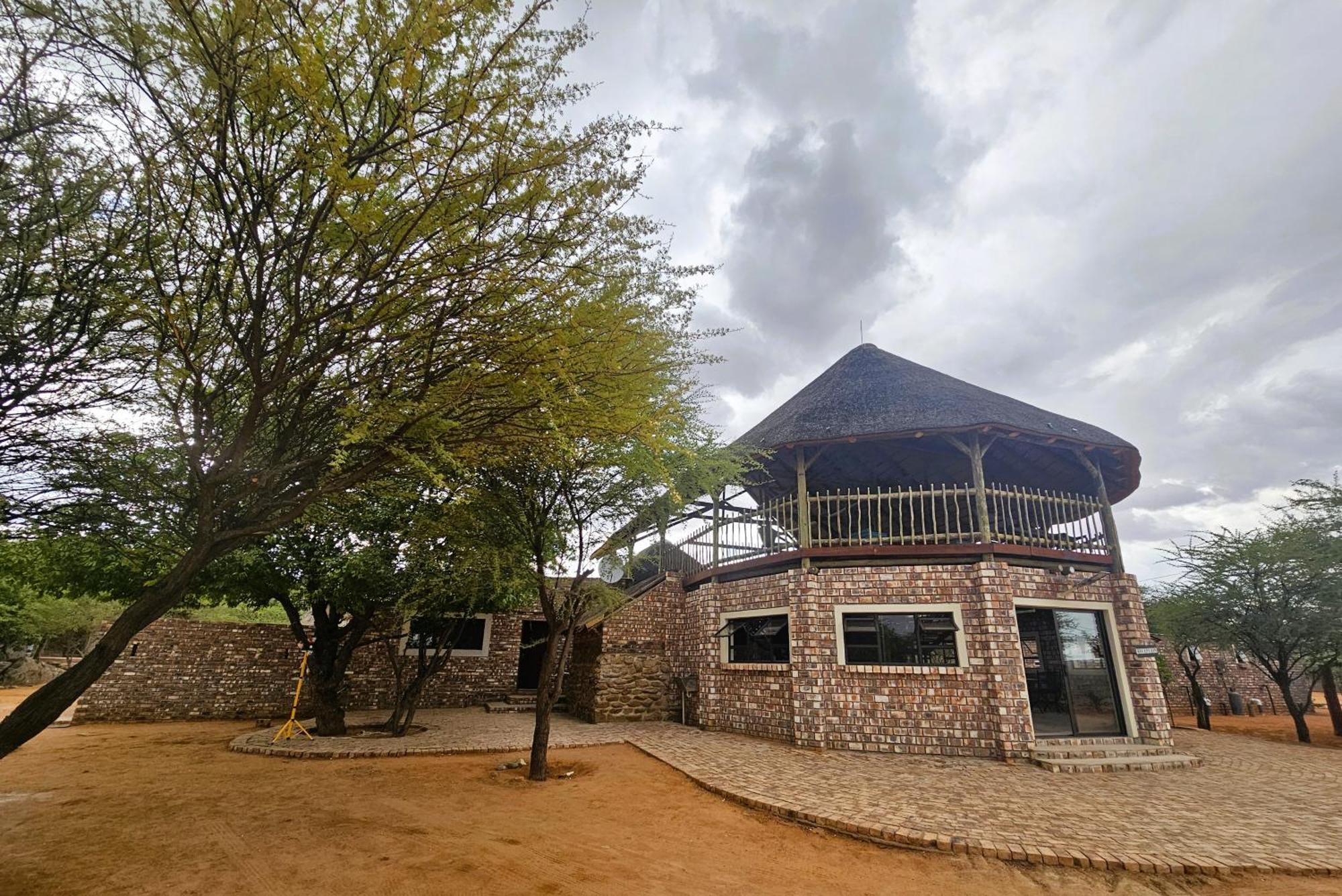 Kaoko Bush Lodge Kamanjab Exterior photo