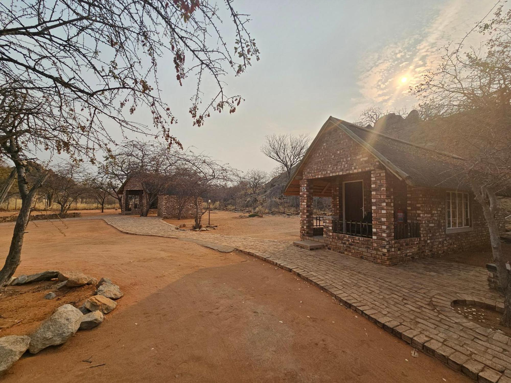 Kaoko Bush Lodge Kamanjab Exterior photo