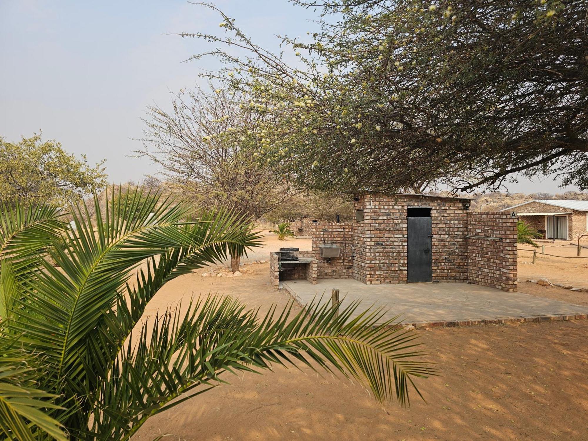 Kaoko Bush Lodge Kamanjab Exterior photo