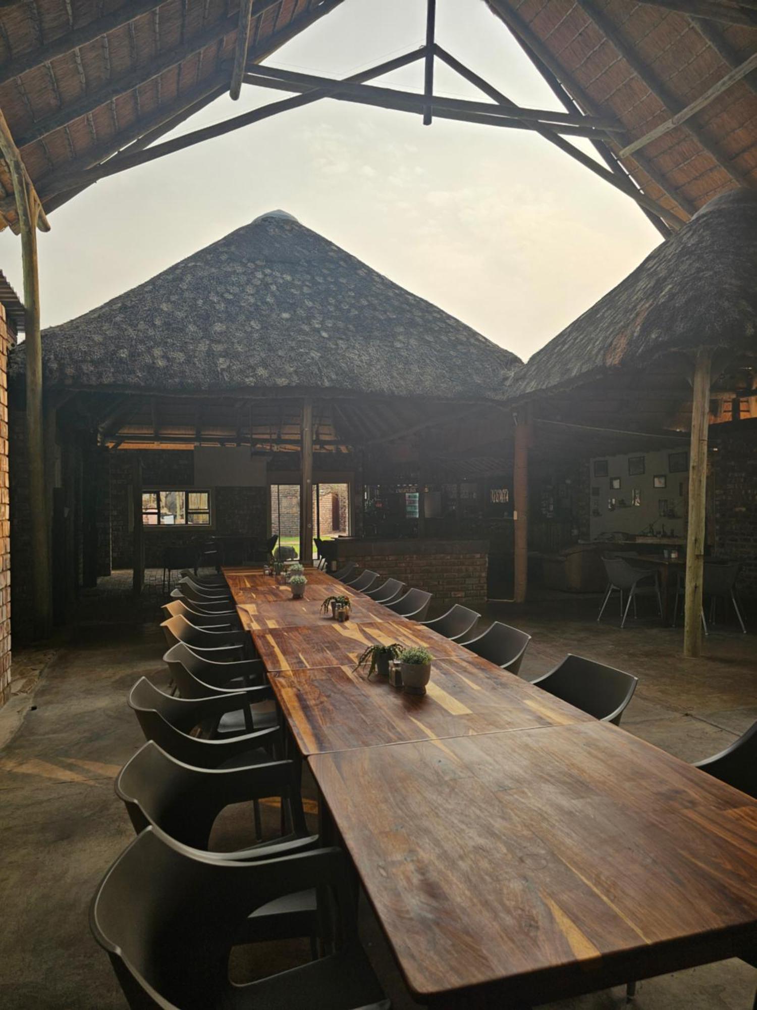 Kaoko Bush Lodge Kamanjab Exterior photo
