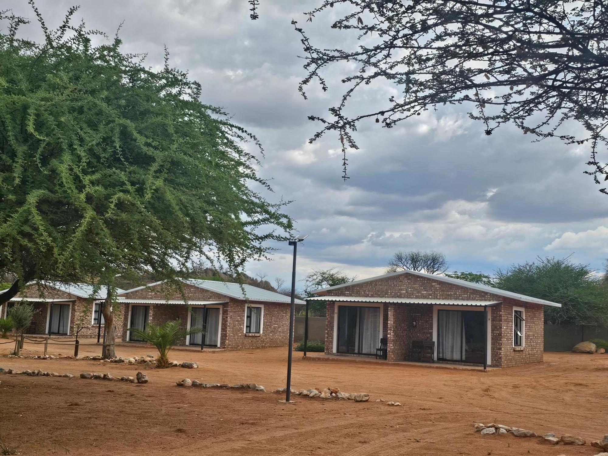 Kaoko Bush Lodge Kamanjab Exterior photo
