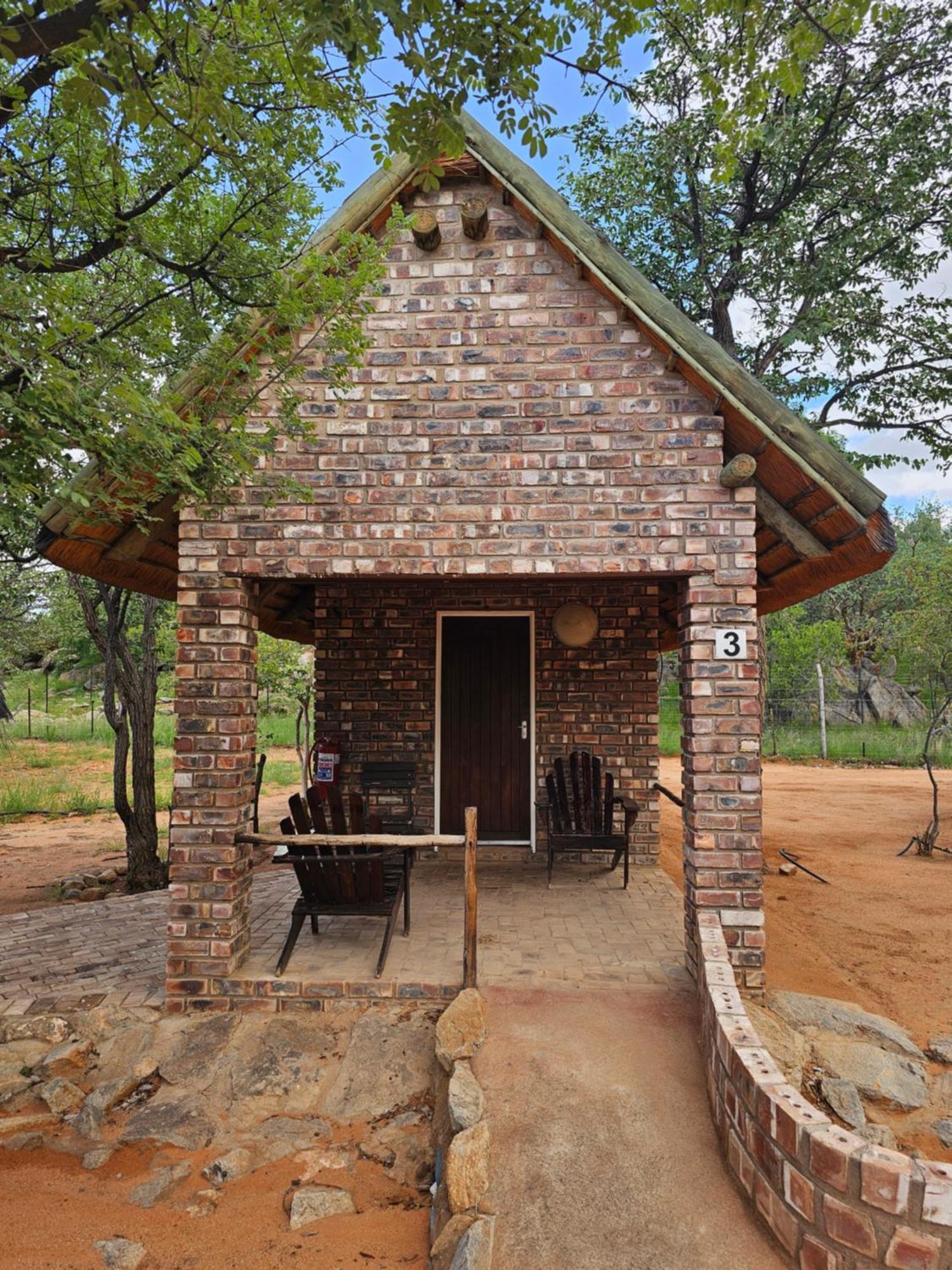 Kaoko Bush Lodge Kamanjab Exterior photo