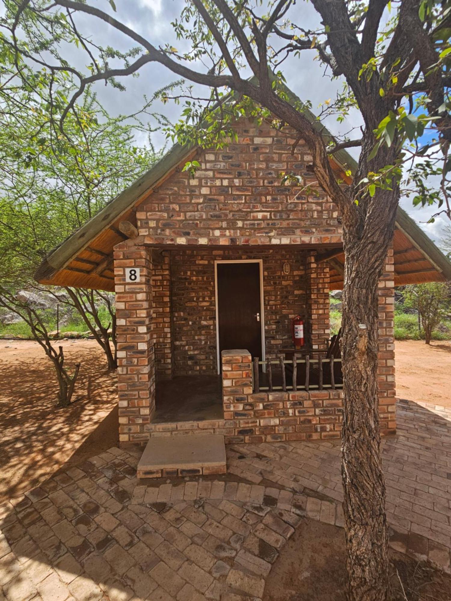 Kaoko Bush Lodge Kamanjab Exterior photo