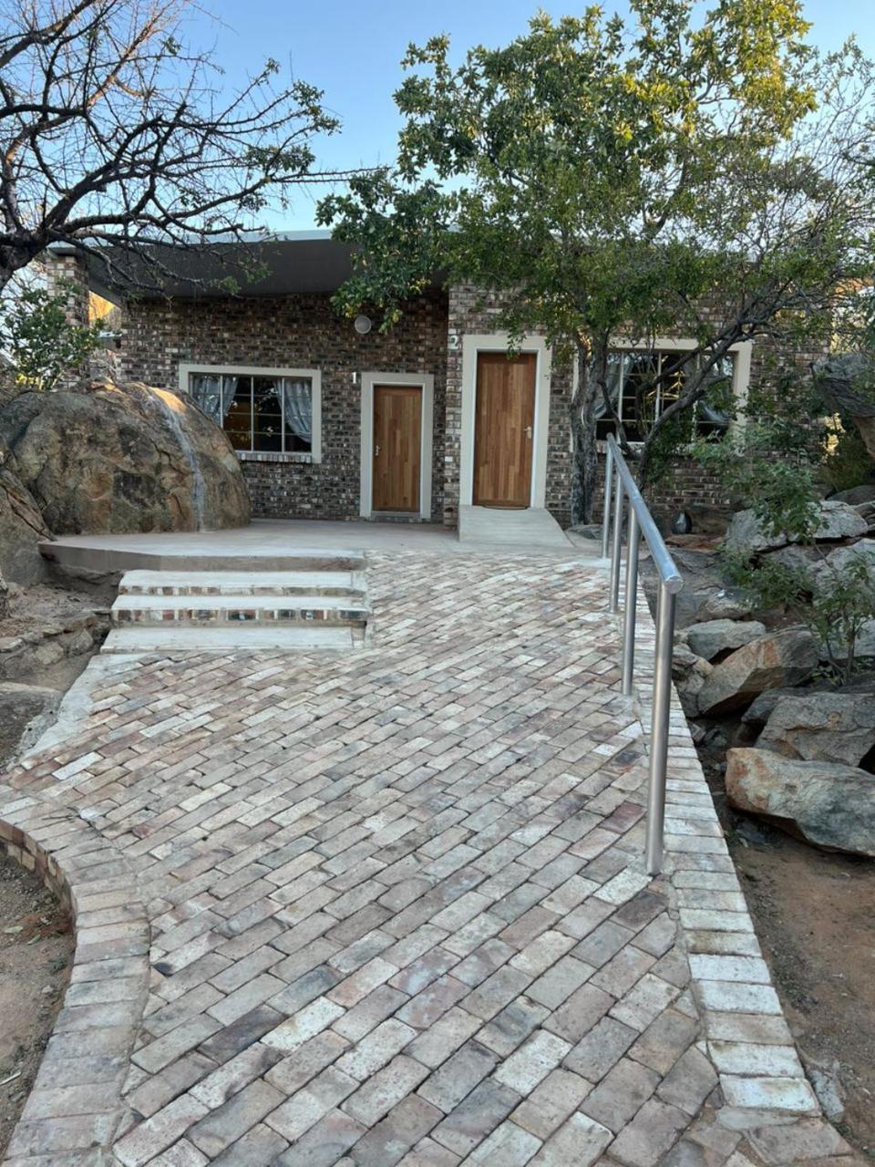 Kaoko Bush Lodge Kamanjab Exterior photo