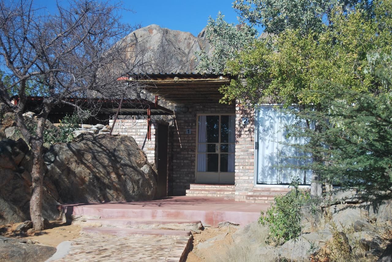 Kaoko Bush Lodge Kamanjab Exterior photo